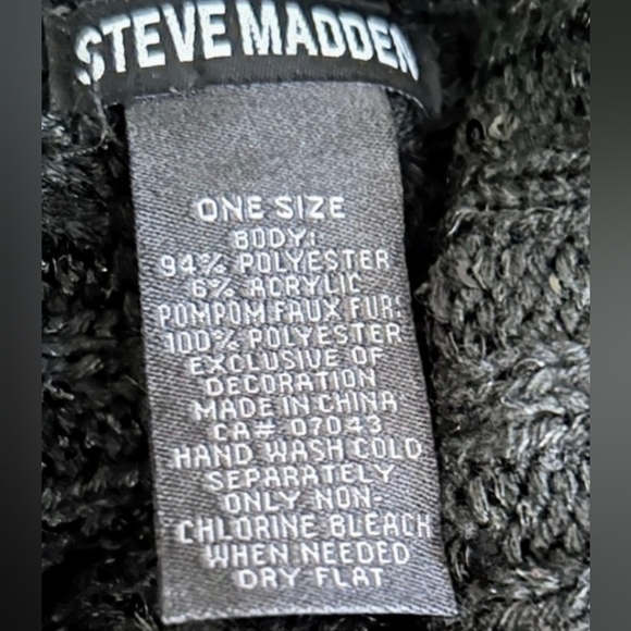 Betsey Johnson Hat and Scarf Set - Picture 4 of 4